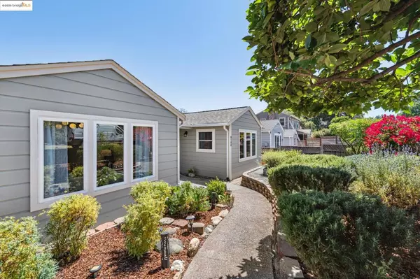 8100 Earl St, Oakland, CA 94605
