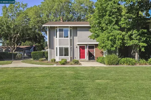 2830 Royal Ann Ln, Concord, CA 94518-3513