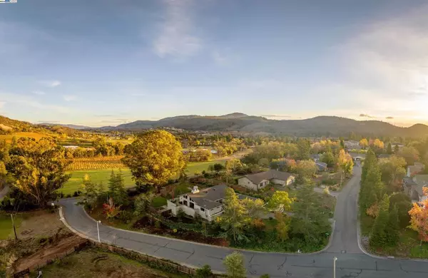 676 Scotland Court, Santa Rosa, CA 95409