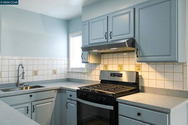 Richmond, CA 94806,2420 Bush