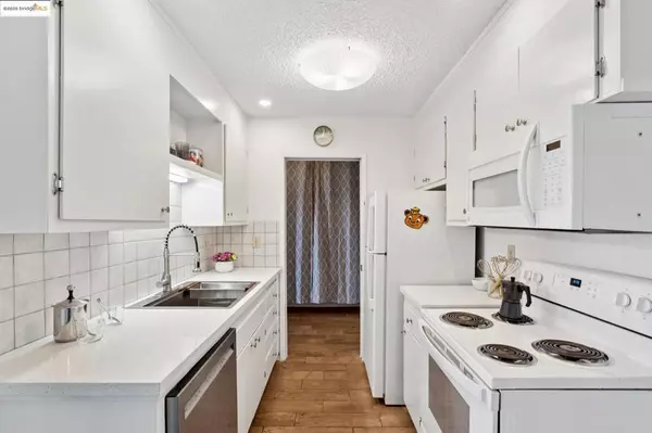 Berkeley, CA 94704,2 Panoramic Way #105