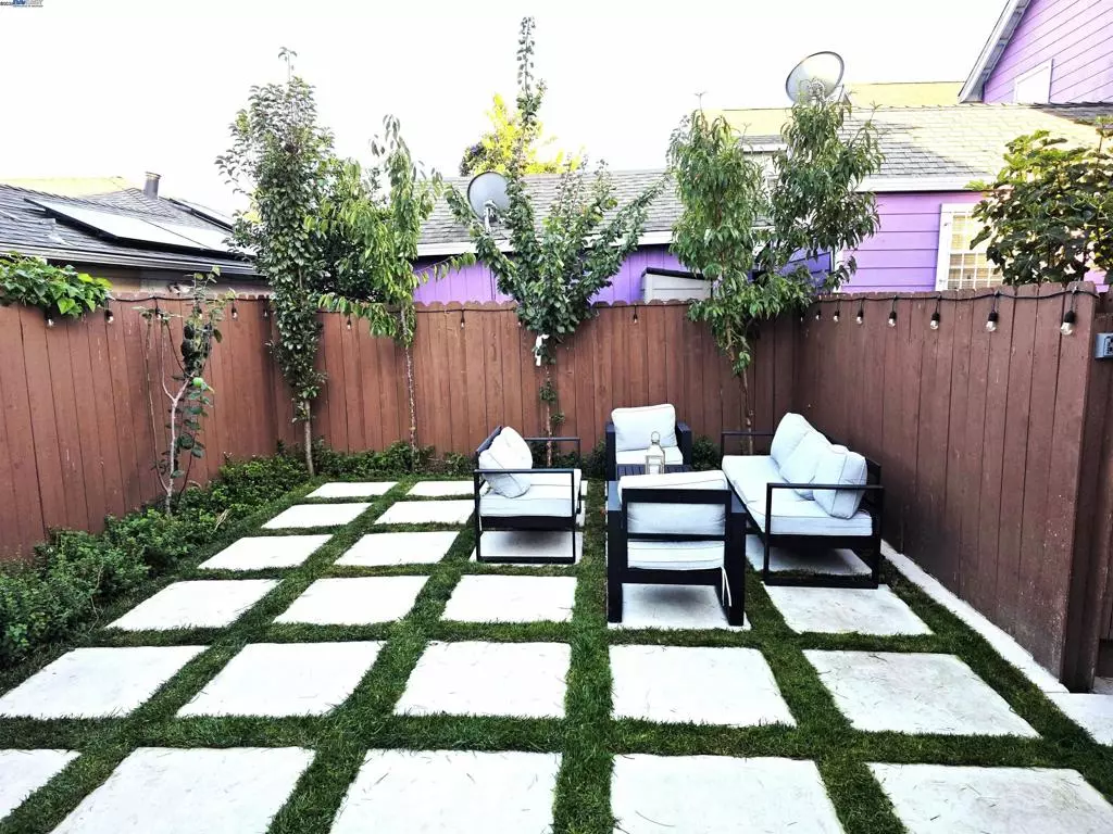Oakland, CA 94603-2991,10468 West Court
