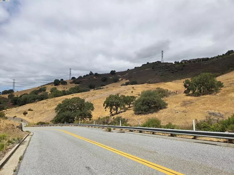 22575 Country View Dr, San Jose, CA 95120