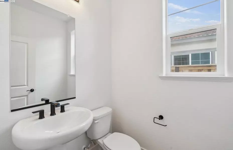 373 E Gobind Blvd, Mountain House, CA 95391