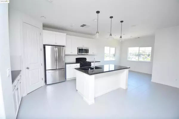 Pittsburg, CA 94565,127 Delta Vista Ln