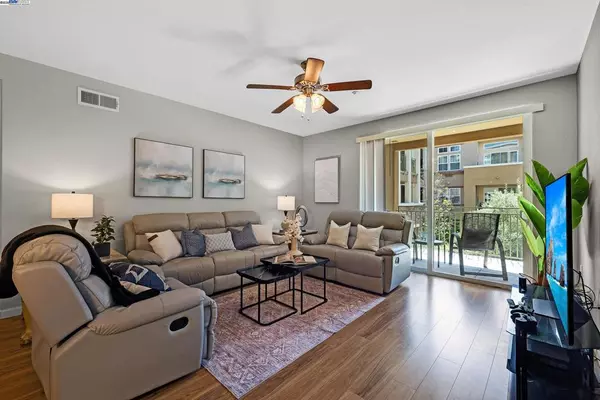 49002 Cinnamon Fern Cmn #311, Fremont, CA 94539