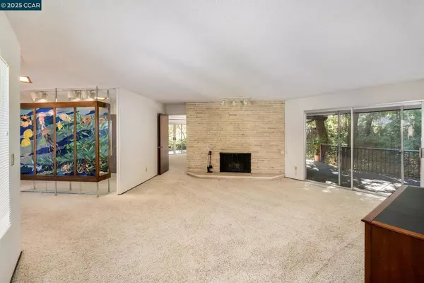 Alamo, CA 94507,200 Lark Ln