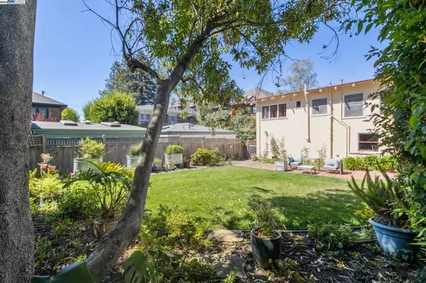 2825 PIEDMONT AVENUE, Berkeley, CA 94705