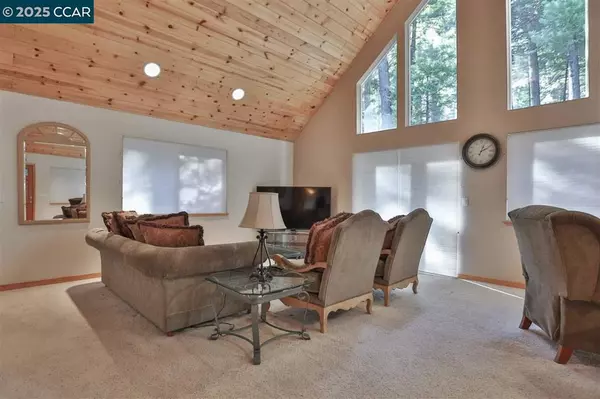 Dorrington, CA 95223,2883 Chinook Way