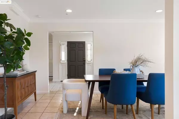 Oakland, CA 94618,5668 Buena Vista Ave