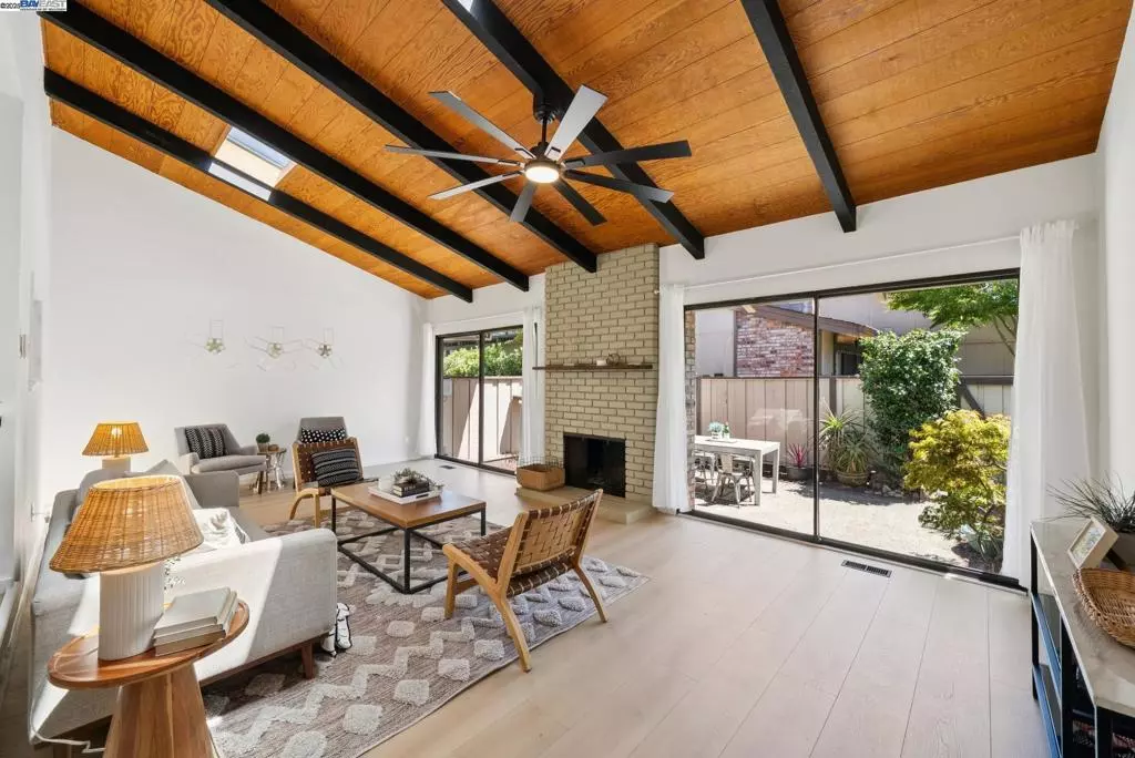 Alameda, CA 94501,1230 Ballena Blvd