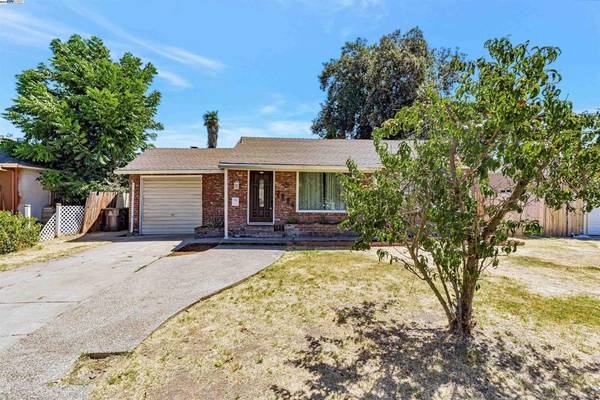 2884 W Rose St, Stockton, CA 95203