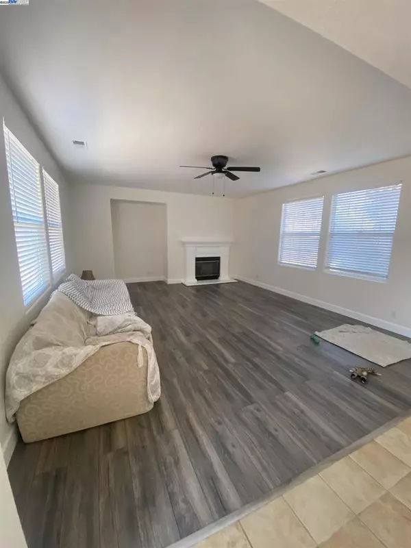 Hayward, CA 94545,2732 Breaker Ln