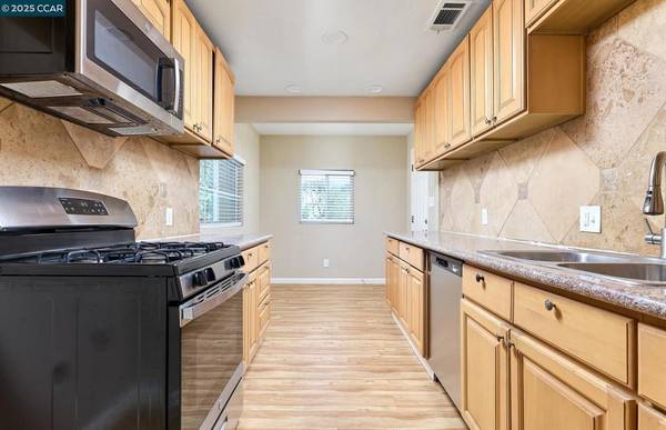 Vallejo, CA 94591,1406 Magazine St