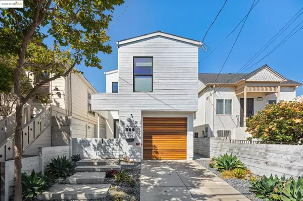 986 43rd Street, Oakland, CA 94608