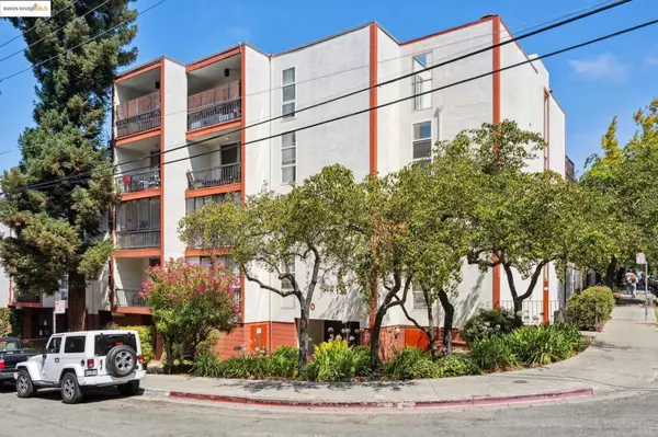 250 Whitmore St, Oakland, CA 94611