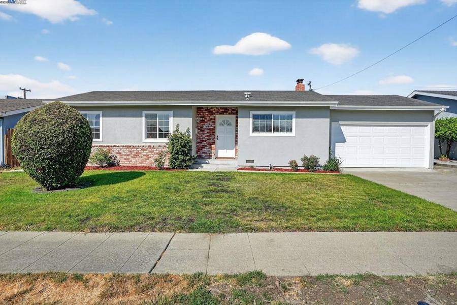 8578 Deervale Rd, Dublin, CA 94568