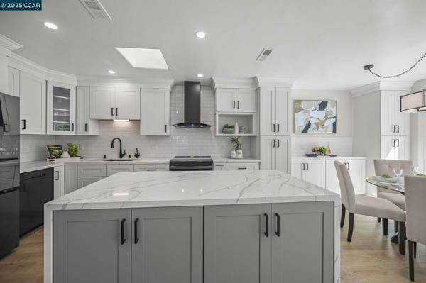 Walnut Creek, CA 94595,1433 Oakmont Dr ##4