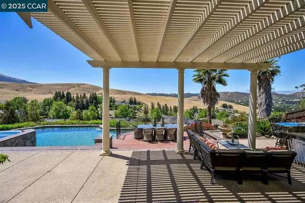 460 Silver Hollow Dr., Walnut Creek, CA 94598