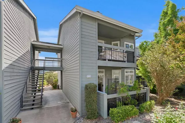 Pleasanton, CA 94588,7595 Canyon Meadow Cir #C