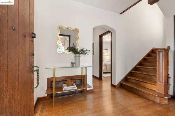 Oakland, CA 94618,5815 Morpeth St
