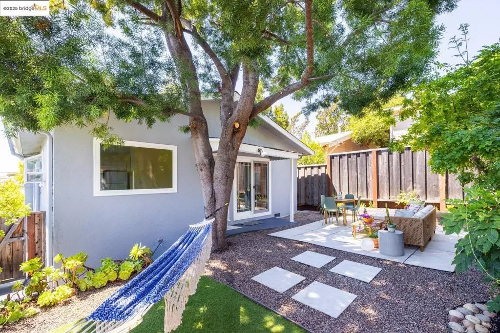 Oakland, CA 94602,2726 Madeline Street