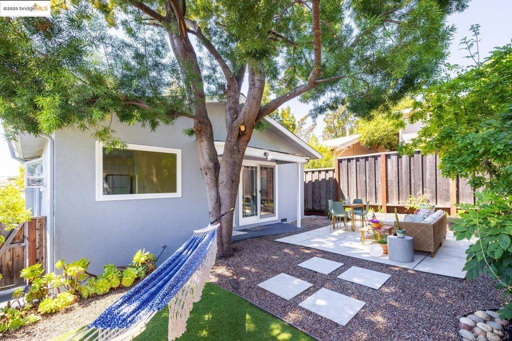 Oakland, CA 94602,2726 Madeline Street