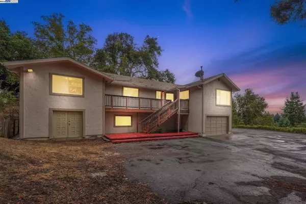 Los Gatos, CA 95033,23762 Hutchinson Rd