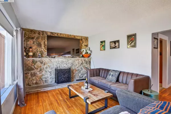 San Leandro, CA 94577,165 Sunnyside Dr