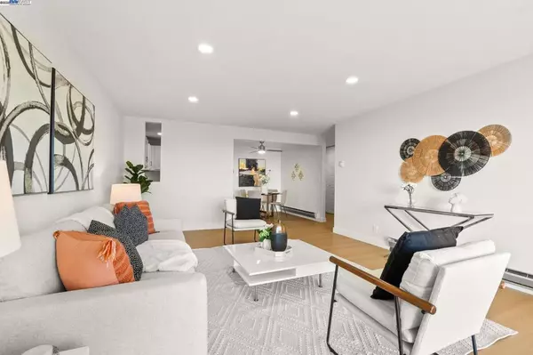 Castro Valley, CA 94546,2500 Miramar Ave #104