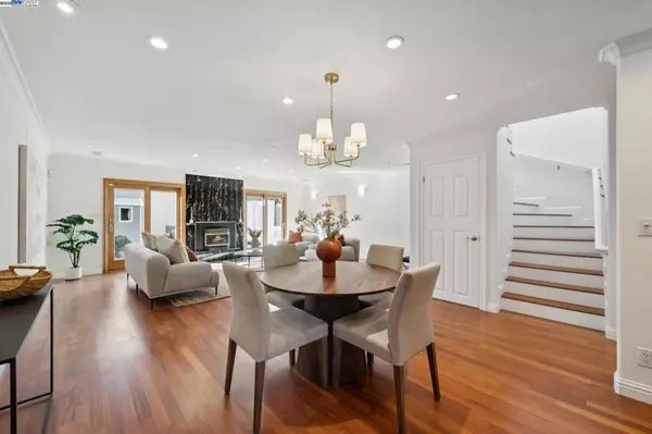 Alameda, CA 94502,1083 Melrose Ave