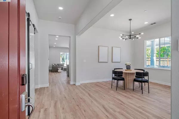 Livermore, CA 94550,202 Sonia Way