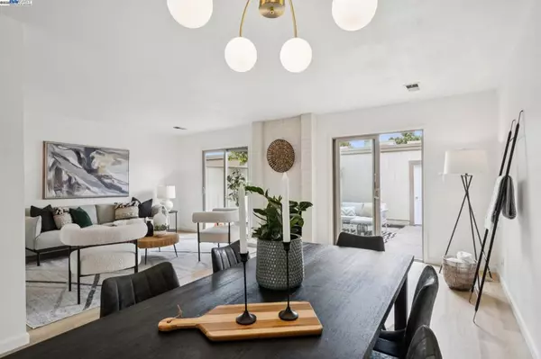 Alameda, CA 94502,3344 Solomon Ln