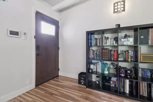El Sobrante, CA 94803,636 Pebble Dr
