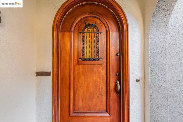 Berkeley, CA 94705,2905 Piedmont Ave