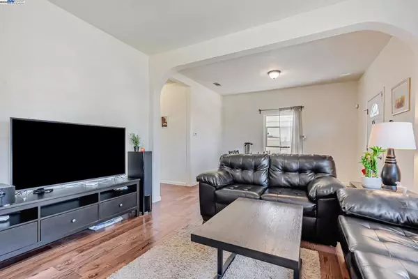 Richmond, CA 94804,2434 Gaynor Ave