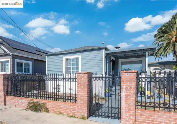 8806 Dowling St, Oakland, CA 94605