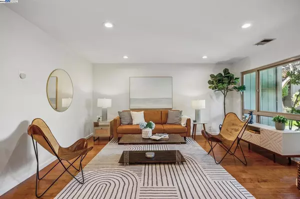 Alameda, CA 94502,3337 Solomon Ln