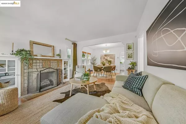 5925 Outlook Ave, Oakland, CA 94605