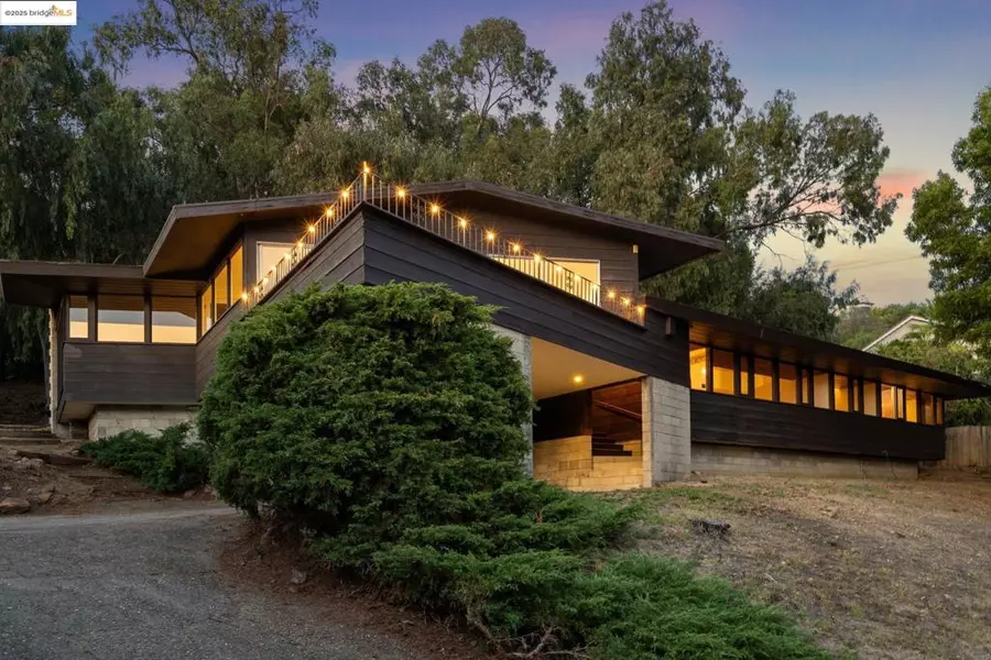 15 Somerset Road, Piedmont, CA 94611-3305