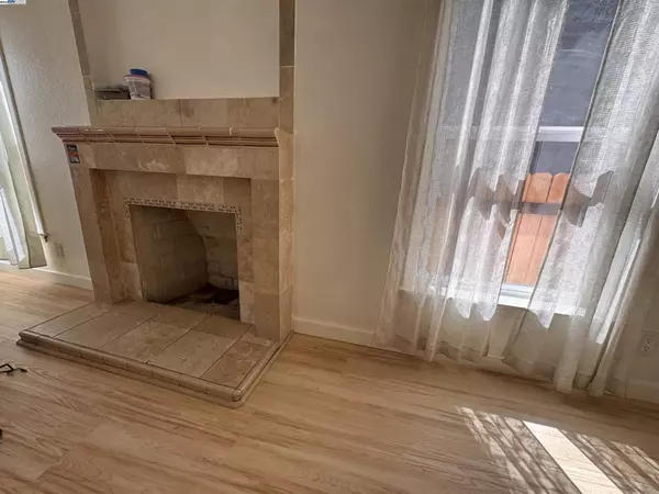 Oakland, CA 94621,1527 77th Ave