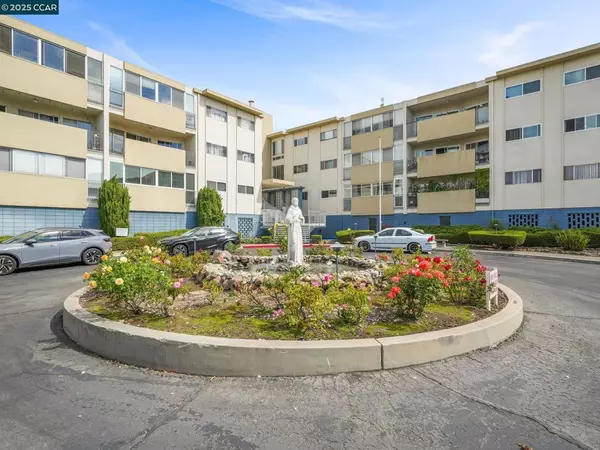 Alameda, CA 94501,2137 Otis Dr #111