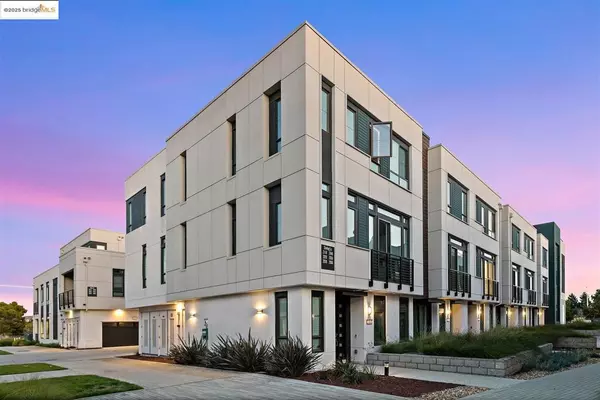 2048 Starling Ln, Alameda, CA 94501-7647