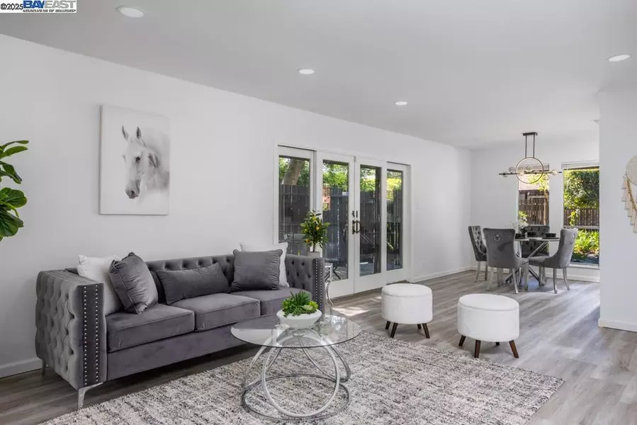 5470 Roundtree Dr #F, Concord, CA 94521