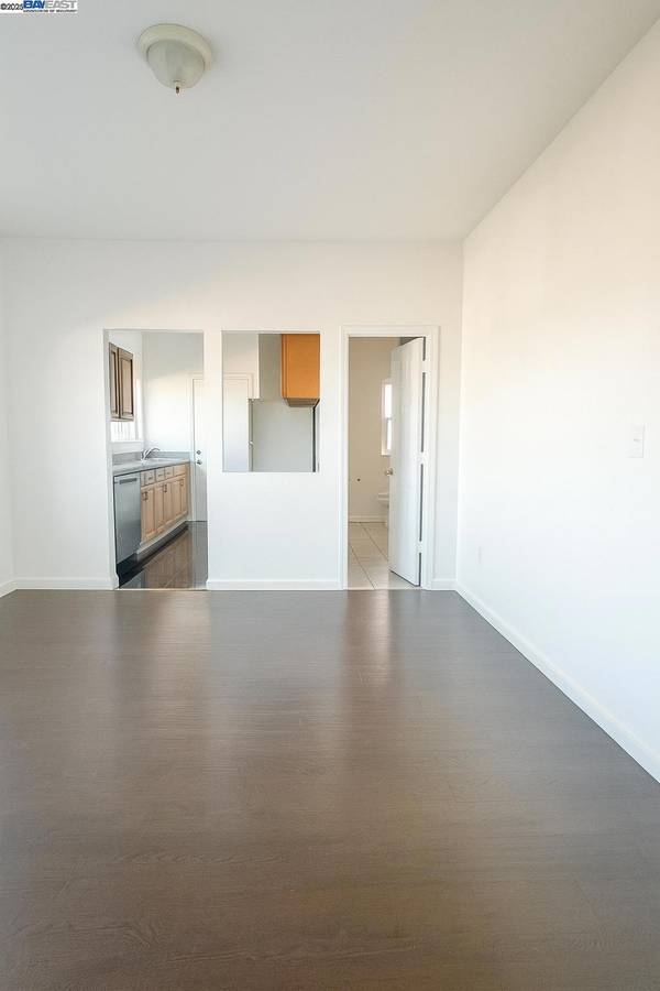 Oakland, CA 94601-4163,4037 E 16th Street