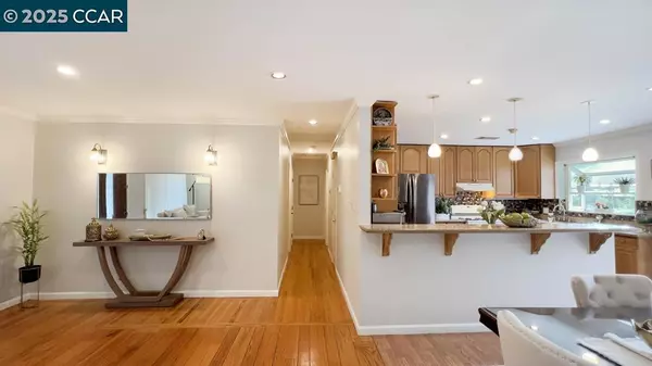 Pleasant Hill, CA 94523,909 Santa Lucia Dr