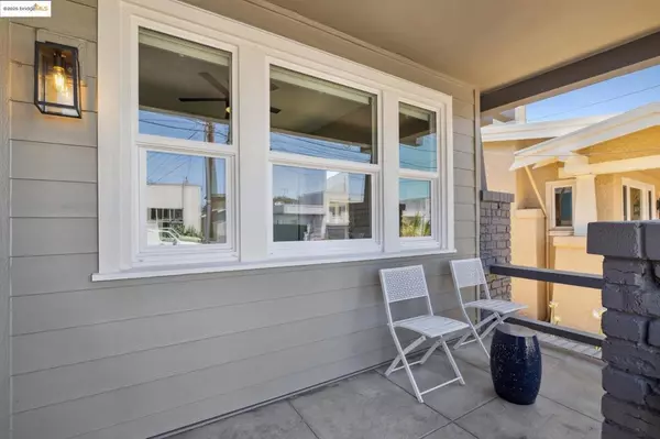 Berkeley, CA 94710,1092 Dwight Way