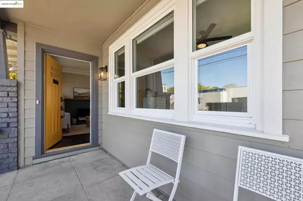 Berkeley, CA 94710,1092 Dwight Way