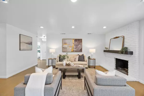 Castro Valley, CA 94546,20089 Meadowlark Dr