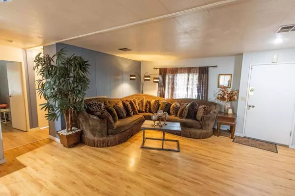 Stockton, CA 95212,5100 N Highway 99